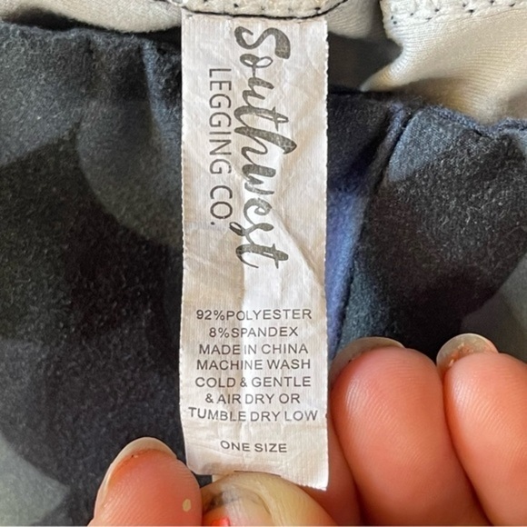 4 for 16$ Mermaid scales Southwest legging Co. leggings - Picture 5 of 5